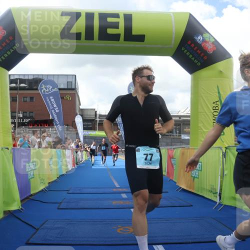 11.08.2024 - GEWOBA Citytriathlon Bremen Lena Gebhardt http://msf.ph/oto/6787080 11.08.2024 11:14:04 Ziel 64, 77 meine-sportfotos.de