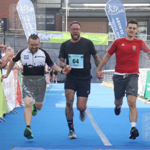 11.08.2024 - GEWOBA Citytriathlon Bremen Lena Gebhardt http://msf.ph/oto/6787088 11.08.2024 11:14:06 Ziel 64, 77 meine-sportfotos.de