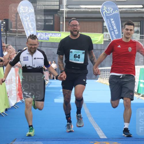 11.08.2024 - GEWOBA Citytriathlon Bremen Lena Gebhardt http://msf.ph/oto/6787090 11.08.2024 11:14:06 Ziel 64, 77 meine-sportfotos.de