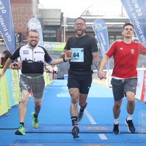 11.08.2024 - GEWOBA Citytriathlon Bremen Lena Gebhardt http://msf.ph/oto/6787093 11.08.2024 11:14:07 Ziel 64, 77 meine-sportfotos.de