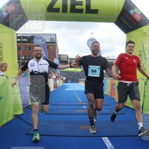 11.08.2024 - GEWOBA Citytriathlon Bremen Lena Gebhardt http://msf.ph/oto/6787106 11.08.2024 11:14:08 Ziel 64, 77 meine-sportfotos.de