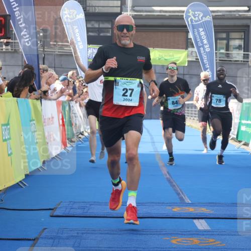 11.08.2024 - GEWOBA Citytriathlon Bremen Lena Gebhardt http://msf.ph/oto/6787126 11.08.2024 11:14:21 Ziel 27, 78, 84 meine-sportfotos.de