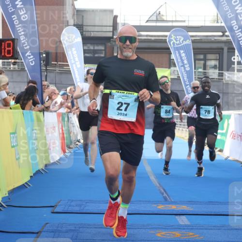 11.08.2024 - GEWOBA Citytriathlon Bremen Lena Gebhardt http://msf.ph/oto/6787129 11.08.2024 11:14:21 Ziel 27, 78, 84 meine-sportfotos.de