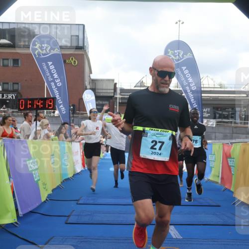 11.08.2024 - GEWOBA Citytriathlon Bremen Lena Gebhardt http://msf.ph/oto/6787138 11.08.2024 11:14:22 Ziel 27, 78, 84 meine-sportfotos.de