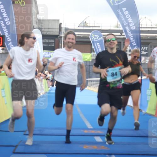 11.08.2024 - GEWOBA Citytriathlon Bremen Lena Gebhardt http://msf.ph/oto/6787143 11.08.2024 11:14:23 Ziel 27, 78, 84 meine-sportfotos.de