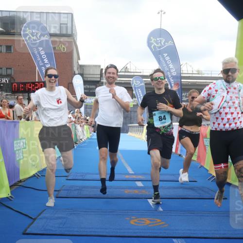 11.08.2024 - GEWOBA Citytriathlon Bremen Lena Gebhardt http://msf.ph/oto/6787145 11.08.2024 11:14:23 Ziel 27, 78, 84 meine-sportfotos.de