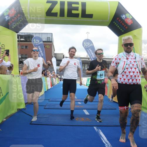 11.08.2024 - GEWOBA Citytriathlon Bremen Lena Gebhardt http://msf.ph/oto/6787148 11.08.2024 11:14:24 Ziel 27, 78, 84 meine-sportfotos.de
