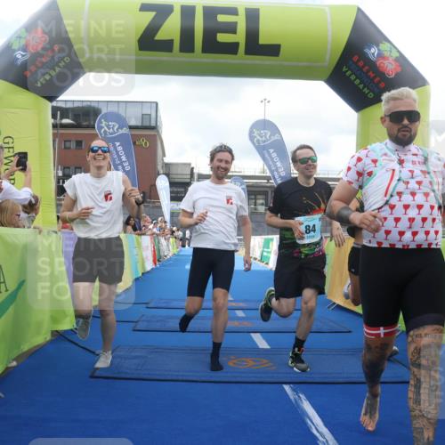 11.08.2024 - GEWOBA Citytriathlon Bremen Lena Gebhardt http://msf.ph/oto/6787150 11.08.2024 11:14:24 Ziel 27, 78, 84 meine-sportfotos.de