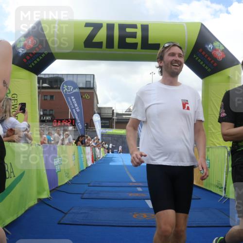 11.08.2024 - GEWOBA Citytriathlon Bremen Lena Gebhardt http://msf.ph/oto/6787162 11.08.2024 11:14:25 Ziel 27, 78, 84, 101 meine-sportfotos.de