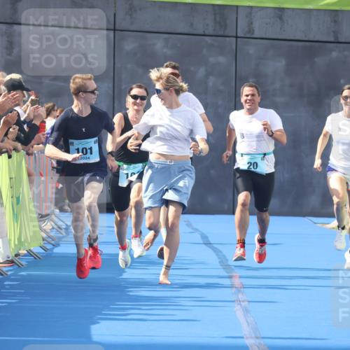11.08.2024 - GEWOBA Citytriathlon Bremen Lena Gebhardt http://msf.ph/oto/6787165 11.08.2024 11:14:32 Ziel 20, 33, 101 meine-sportfotos.de