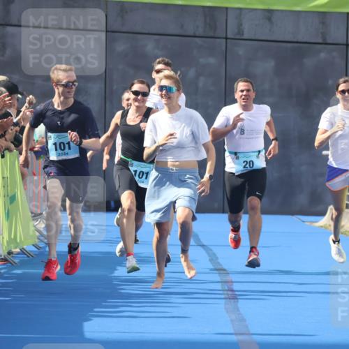 11.08.2024 - GEWOBA Citytriathlon Bremen Lena Gebhardt http://msf.ph/oto/6787168 11.08.2024 11:14:32 Ziel 20, 33, 101 meine-sportfotos.de