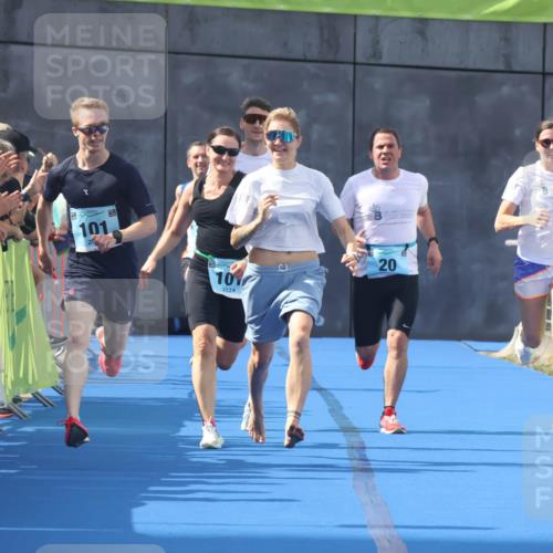 11.08.2024 - GEWOBA Citytriathlon Bremen Lena Gebhardt http://msf.ph/oto/6787170 11.08.2024 11:14:32 Ziel 20, 33, 101 meine-sportfotos.de