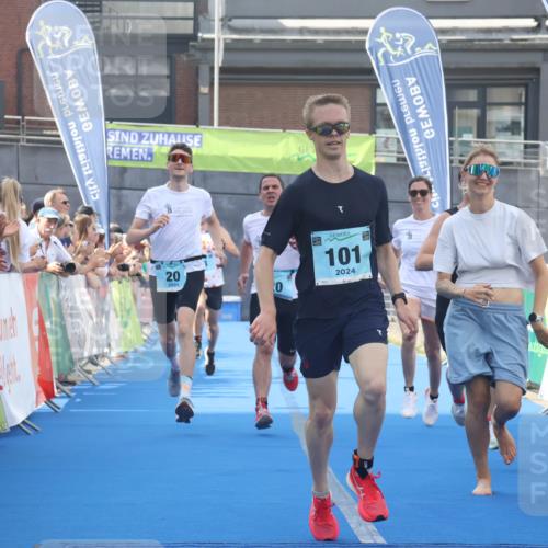 11.08.2024 - GEWOBA Citytriathlon Bremen Lena Gebhardt http://msf.ph/oto/6787191 11.08.2024 11:14:34 Ziel 20, 33, 101 meine-sportfotos.de