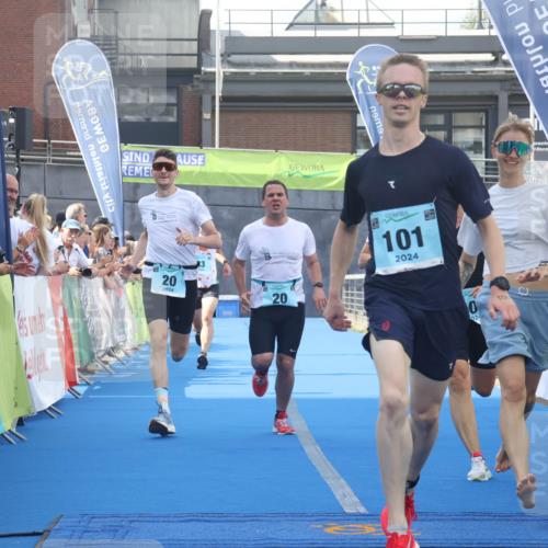 11.08.2024 - GEWOBA Citytriathlon Bremen Lena Gebhardt http://msf.ph/oto/6787192 11.08.2024 11:14:35 Ziel 20, 33, 101 meine-sportfotos.de