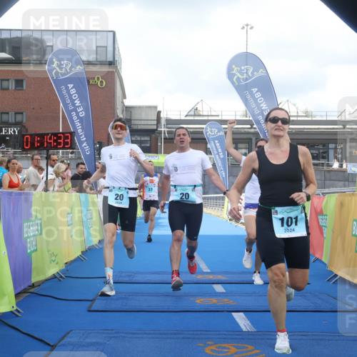 11.08.2024 - GEWOBA Citytriathlon Bremen Lena Gebhardt http://msf.ph/oto/6787202 11.08.2024 11:14:36 Ziel 20, 33, 101 meine-sportfotos.de