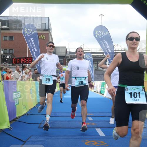 11.08.2024 - GEWOBA Citytriathlon Bremen Lena Gebhardt http://msf.ph/oto/6787208 11.08.2024 11:14:37 Ziel 20, 33, 101 meine-sportfotos.de