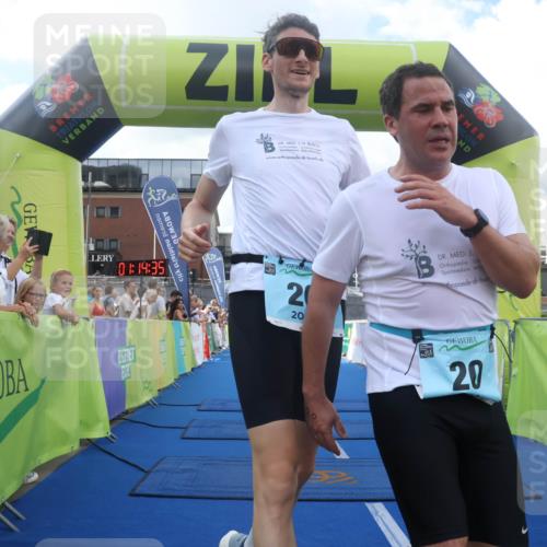 11.08.2024 - GEWOBA Citytriathlon Bremen Lena Gebhardt http://msf.ph/oto/6787227 11.08.2024 11:14:38 Ziel 20, 33, 101 meine-sportfotos.de