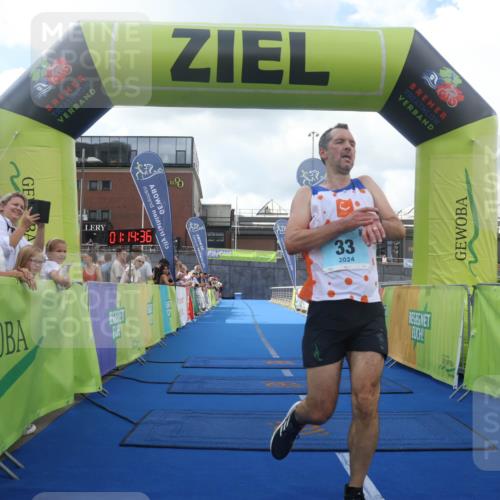 11.08.2024 - GEWOBA Citytriathlon Bremen Lena Gebhardt http://msf.ph/oto/6787235 11.08.2024 11:14:39 Ziel 20, 33, 101 meine-sportfotos.de