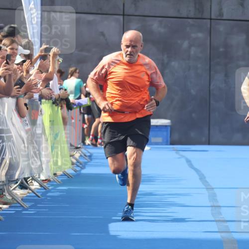 11.08.2024 - GEWOBA Citytriathlon Bremen Lena Gebhardt http://msf.ph/oto/6787243 11.08.2024 11:15:26 Ziel 18 meine-sportfotos.de