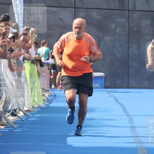 11.08.2024 - GEWOBA Citytriathlon Bremen Lena Gebhardt http://msf.ph/oto/6787245 11.08.2024 11:15:26 Ziel 18 meine-sportfotos.de