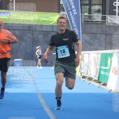 11.08.2024 - GEWOBA Citytriathlon Bremen Lena Gebhardt http://msf.ph/oto/6787253 11.08.2024 11:15:28 Ziel 18 meine-sportfotos.de