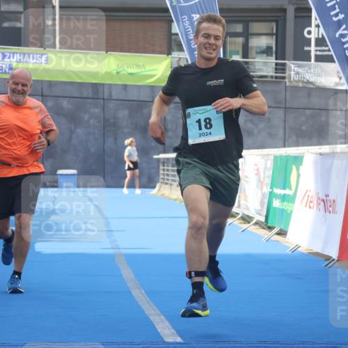 11.08.2024 - GEWOBA Citytriathlon Bremen Lena Gebhardt http://msf.ph/oto/6787256 11.08.2024 11:15:28 Ziel 18 meine-sportfotos.de