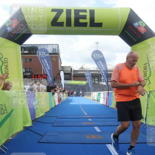 11.08.2024 - GEWOBA Citytriathlon Bremen Lena Gebhardt http://msf.ph/oto/6787293 11.08.2024 11:15:32 Ziel 18, 114 meine-sportfotos.de
