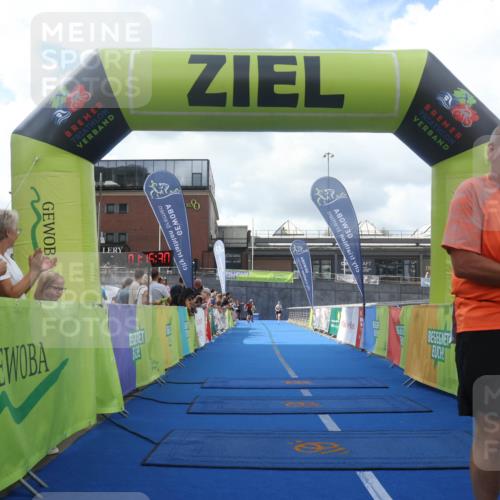 11.08.2024 - GEWOBA Citytriathlon Bremen Lena Gebhardt http://msf.ph/oto/6787299 11.08.2024 11:15:33 Ziel 18, 114 meine-sportfotos.de