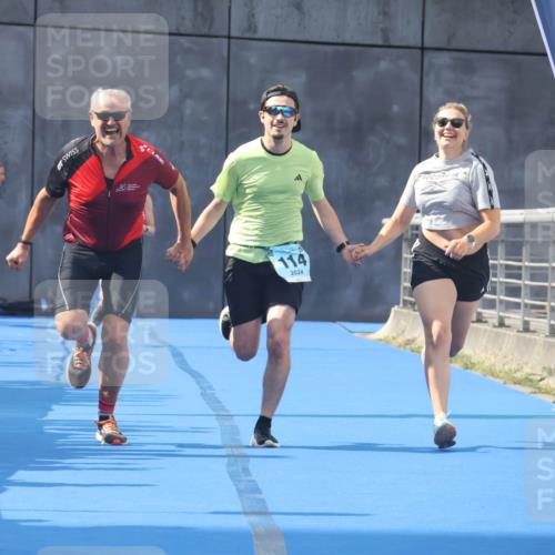 11.08.2024 - GEWOBA Citytriathlon Bremen Lena Gebhardt http://msf.ph/oto/6787303 11.08.2024 11:15:38 Ziel 87, 114 meine-sportfotos.de