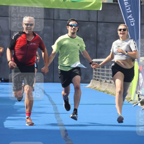 11.08.2024 - GEWOBA Citytriathlon Bremen Lena Gebhardt http://msf.ph/oto/6787311 11.08.2024 11:15:39 Ziel 87, 114 meine-sportfotos.de