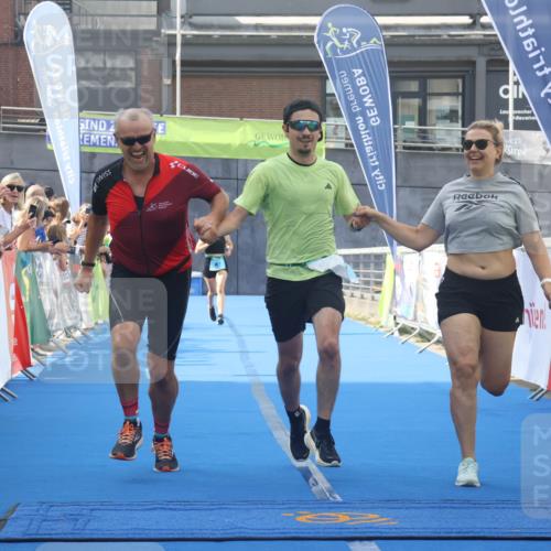 11.08.2024 - GEWOBA Citytriathlon Bremen Lena Gebhardt http://msf.ph/oto/6787329 11.08.2024 11:15:41 Ziel 87, 114 meine-sportfotos.de