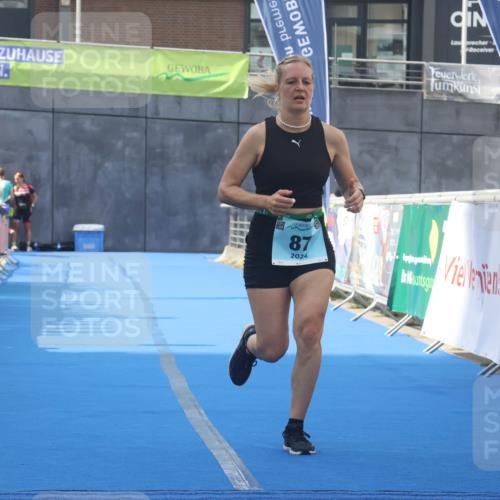11.08.2024 - GEWOBA Citytriathlon Bremen Lena Gebhardt http://msf.ph/oto/6787358 11.08.2024 11:15:46 Ziel 87, 114 meine-sportfotos.de