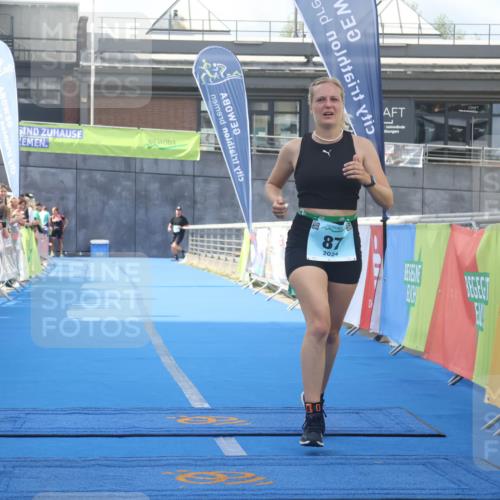 11.08.2024 - GEWOBA Citytriathlon Bremen Lena Gebhardt http://msf.ph/oto/6787366 11.08.2024 11:15:47 Ziel 87, 114 meine-sportfotos.de