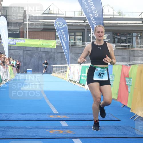 11.08.2024 - GEWOBA Citytriathlon Bremen Lena Gebhardt http://msf.ph/oto/6787370 11.08.2024 11:15:47 Ziel 87, 114 meine-sportfotos.de
