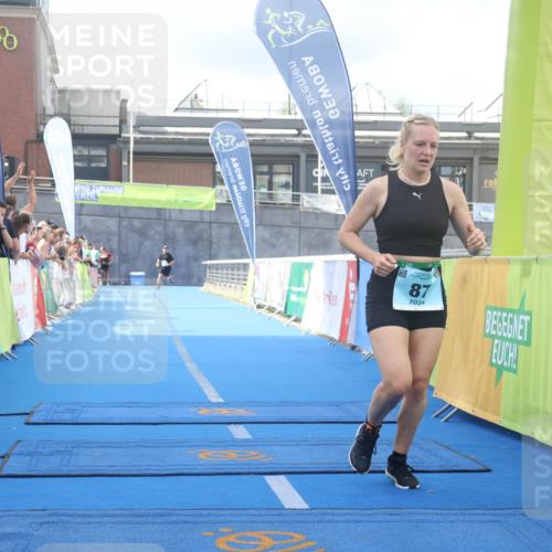 11.08.2024 - GEWOBA Citytriathlon Bremen Lena Gebhardt http://msf.ph/oto/6787377 11.08.2024 11:15:47 Ziel 87, 114 meine-sportfotos.de