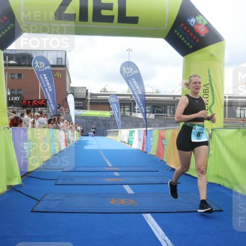 11.08.2024 - GEWOBA Citytriathlon Bremen Lena Gebhardt http://msf.ph/oto/6787384 11.08.2024 11:15:48 Ziel 71, 87, 114 meine-sportfotos.de