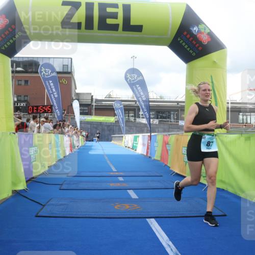 11.08.2024 - GEWOBA Citytriathlon Bremen Lena Gebhardt http://msf.ph/oto/6787385 11.08.2024 11:15:48 Ziel 71, 87, 114 meine-sportfotos.de