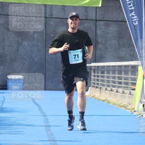 11.08.2024 - GEWOBA Citytriathlon Bremen Lena Gebhardt http://msf.ph/oto/6787397 11.08.2024 11:15:54 Ziel 71, 87 meine-sportfotos.de