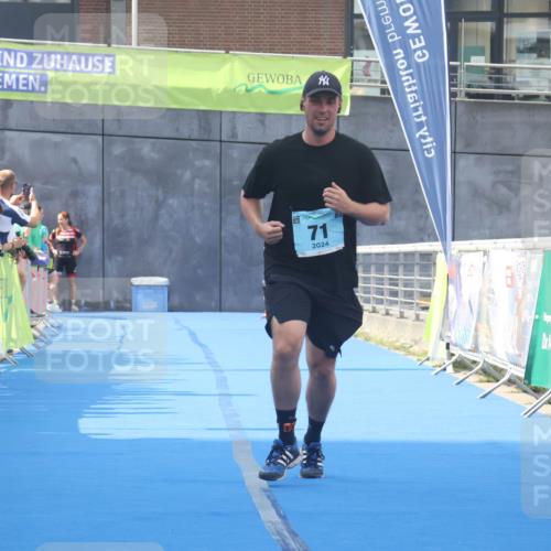 11.08.2024 - GEWOBA Citytriathlon Bremen Lena Gebhardt http://msf.ph/oto/6787406 11.08.2024 11:15:56 Ziel 71 meine-sportfotos.de