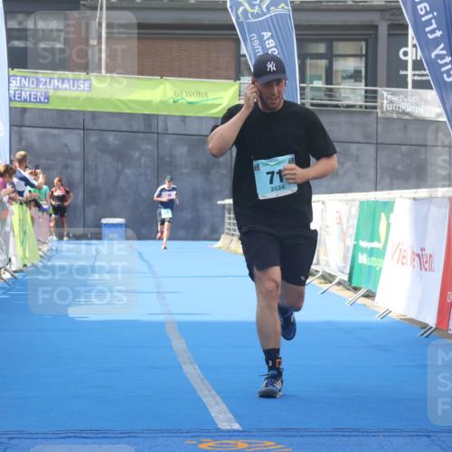 11.08.2024 - GEWOBA Citytriathlon Bremen Lena Gebhardt http://msf.ph/oto/6787411 11.08.2024 11:15:57 Ziel 15, 71 meine-sportfotos.de