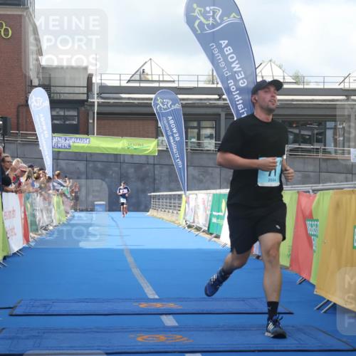 11.08.2024 - GEWOBA Citytriathlon Bremen Lena Gebhardt http://msf.ph/oto/6787421 11.08.2024 11:15:58 Ziel 15, 71, 96 meine-sportfotos.de