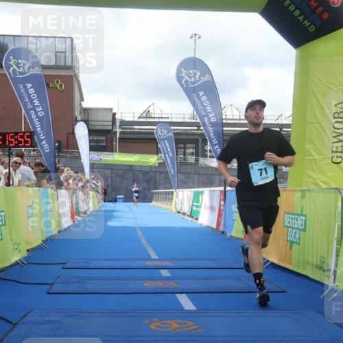 11.08.2024 - GEWOBA Citytriathlon Bremen Lena Gebhardt http://msf.ph/oto/6787424 11.08.2024 11:15:59 Ziel 15, 71, 96 meine-sportfotos.de