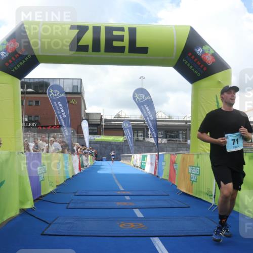 11.08.2024 - GEWOBA Citytriathlon Bremen Lena Gebhardt http://msf.ph/oto/6787429 11.08.2024 11:15:59 Ziel 15, 71, 96 meine-sportfotos.de