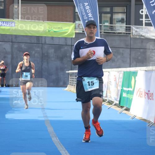 11.08.2024 - GEWOBA Citytriathlon Bremen Lena Gebhardt http://msf.ph/oto/6787447 11.08.2024 11:16:06 Ziel 15, 71, 96 meine-sportfotos.de