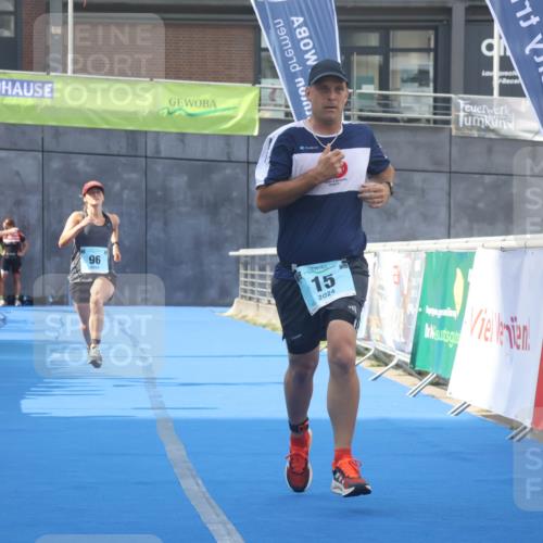 11.08.2024 - GEWOBA Citytriathlon Bremen Lena Gebhardt http://msf.ph/oto/6787449 11.08.2024 11:16:06 Ziel 15, 71, 96 meine-sportfotos.de