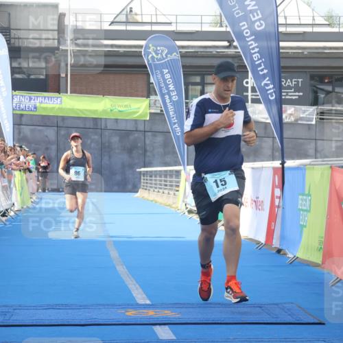 11.08.2024 - GEWOBA Citytriathlon Bremen Lena Gebhardt http://msf.ph/oto/6787457 11.08.2024 11:16:07 Ziel 15, 96 meine-sportfotos.de