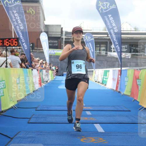 11.08.2024 - GEWOBA Citytriathlon Bremen Lena Gebhardt http://msf.ph/oto/6787484 11.08.2024 11:16:09 Ziel 15, 96 meine-sportfotos.de