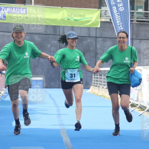 11.08.2024 - GEWOBA Citytriathlon Bremen Lena Gebhardt http://msf.ph/oto/6787506 11.08.2024 11:16:27 Ziel 31 meine-sportfotos.de