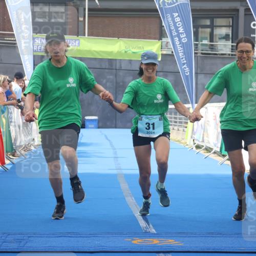 11.08.2024 - GEWOBA Citytriathlon Bremen Lena Gebhardt http://msf.ph/oto/6787516 11.08.2024 11:16:28 Ziel 31 meine-sportfotos.de