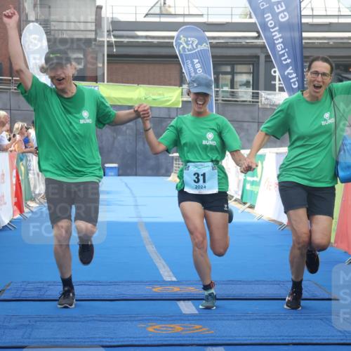 11.08.2024 - GEWOBA Citytriathlon Bremen Lena Gebhardt http://msf.ph/oto/6787519 11.08.2024 11:16:28 Ziel 31 meine-sportfotos.de